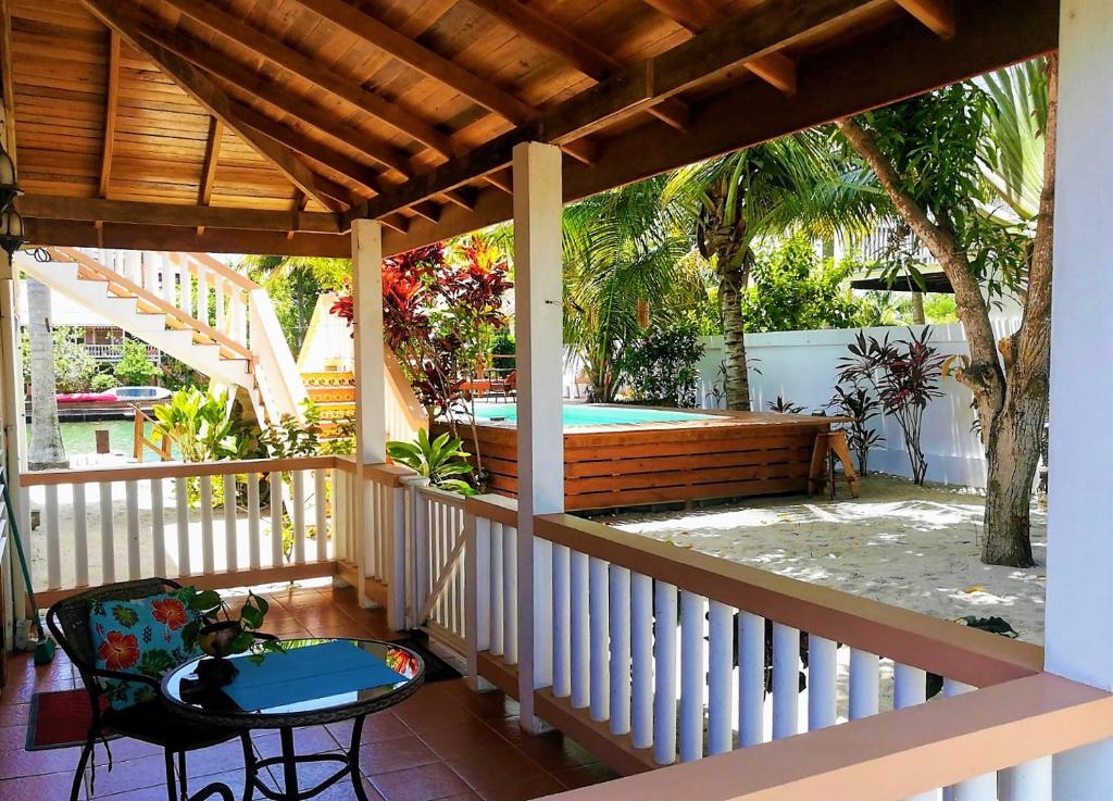 Dolce Cabana Waterfront Suites photo