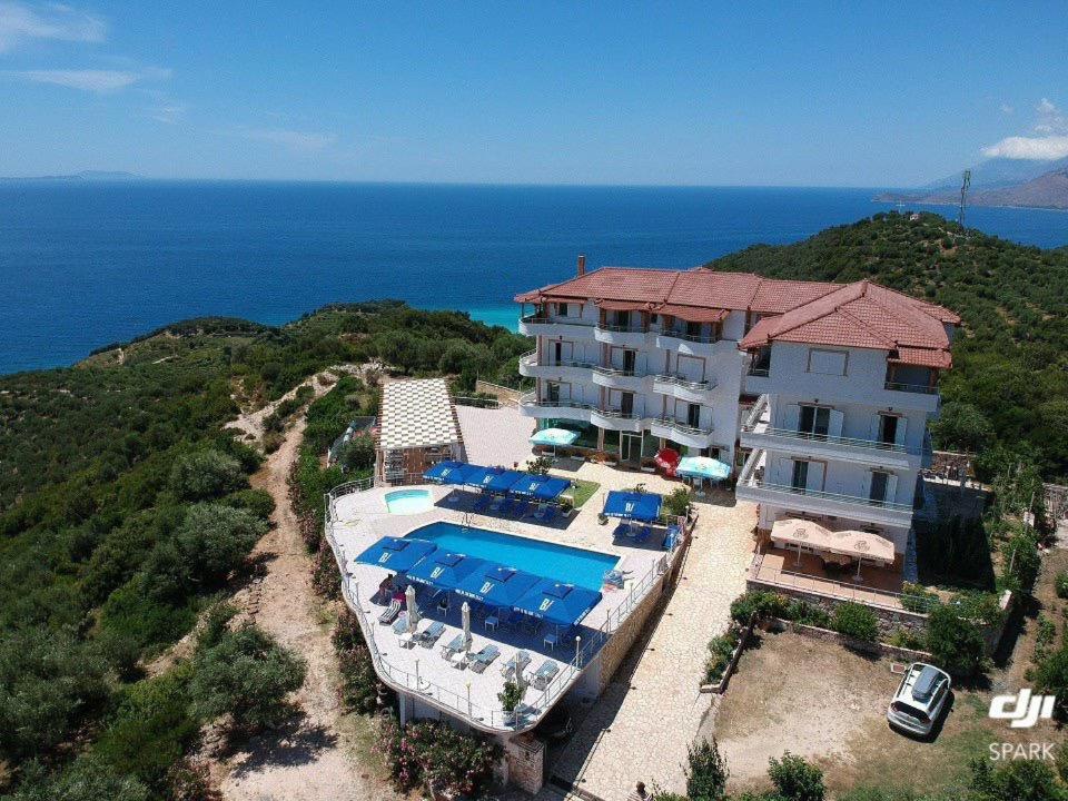 Hotel Vila Kafe — Hotel in Lukove