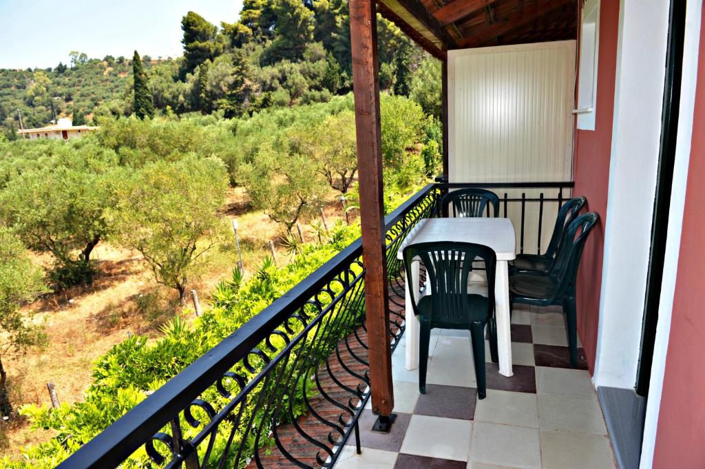 Studios Dimitris Giatras photo