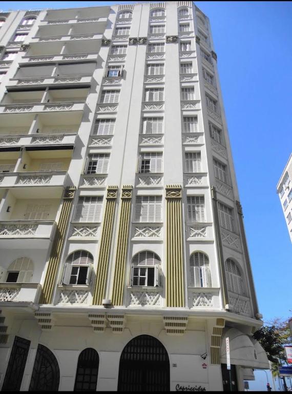 Residencial com servicos 45 metros decorado com sala suite e cozinha na quadra da praia de Copacaba 전경
