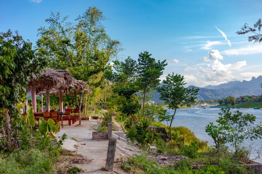 Applebee’s Homestay
