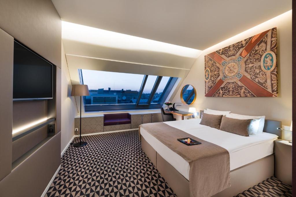 Hotel Moments Budapest photo