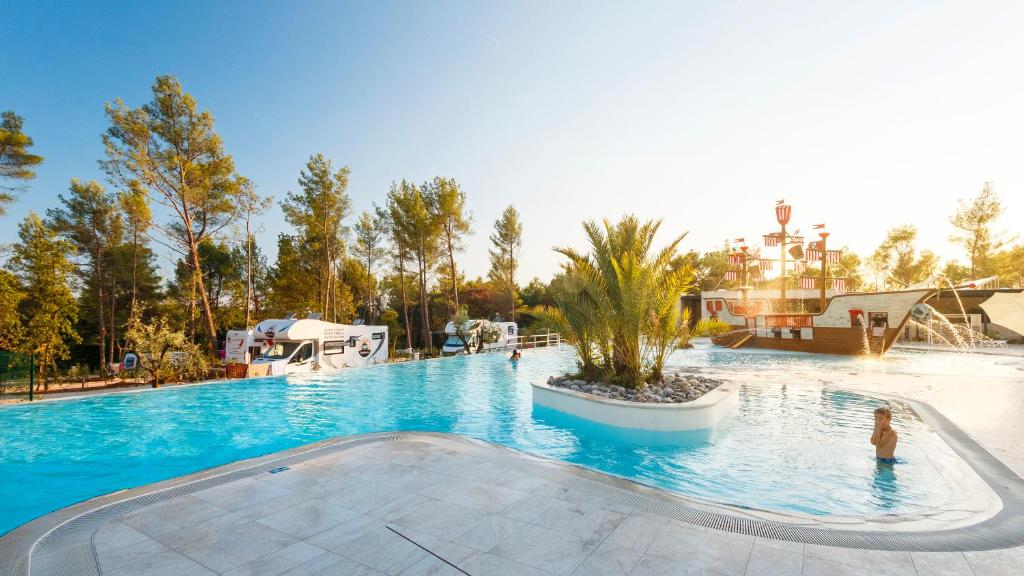 Mobile Homes Camping Santa Marina, Lanterna photo