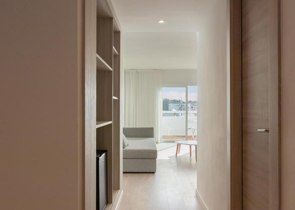 Hotel Palia Puerto del Sol 3 Sup — Hotel rooms in Cala d´Or, Balearic Islands