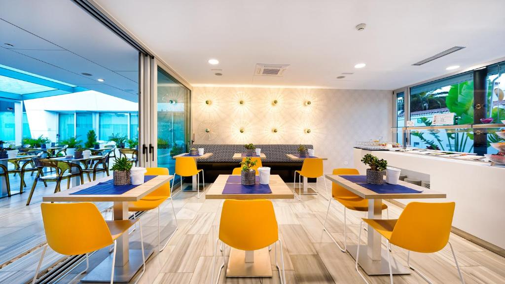 Hotel Nayra - Adults Only — Restaurant & bars in Playa del Ingles, Canary Islands