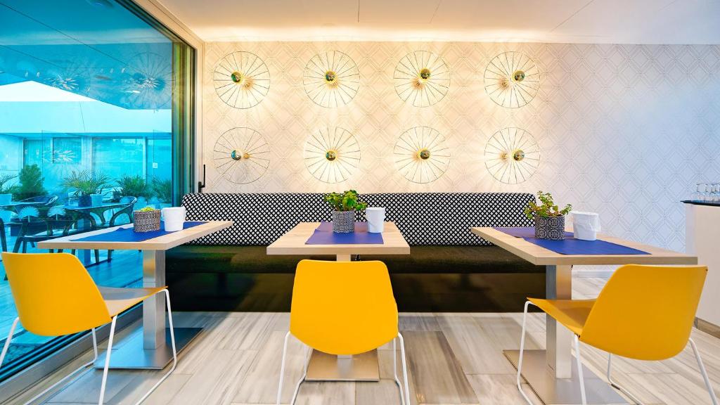 Hotel Nayra - Adults Only — Restaurant & bars in Playa del Ingles, Canary Islands