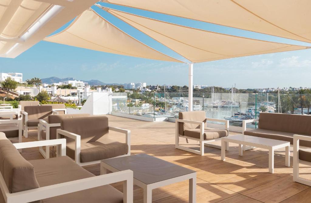 Hotel Palia Puerto del Sol 3 Sup — Restaurant & bars in Cala d´Or, Balearic Islands