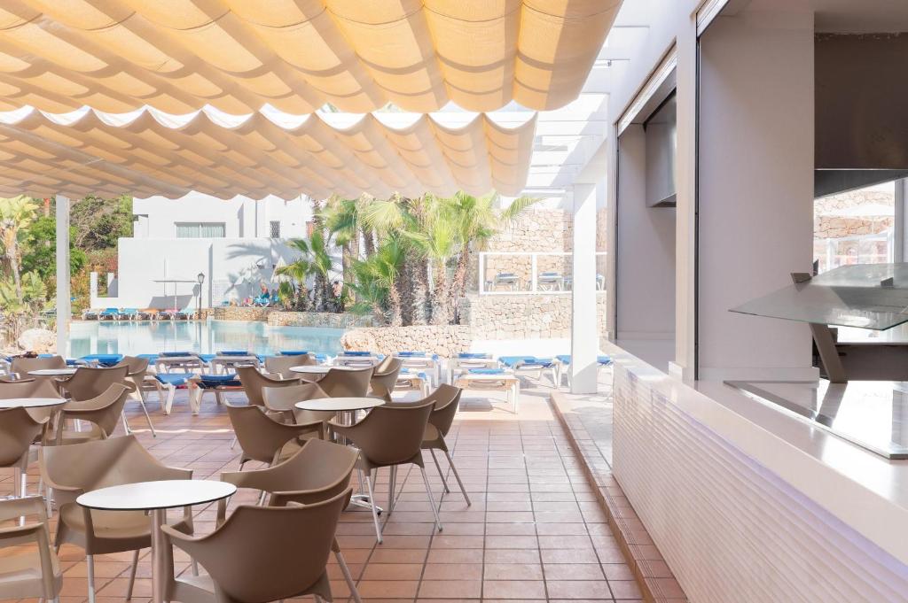 Hotel Palia Puerto del Sol 3 Sup — Restaurant & bars in Cala d´Or, Balearic Islands