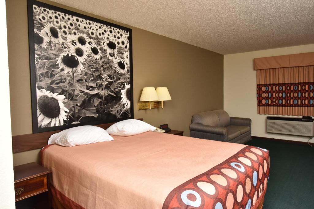 Super 8 by Wyndham Springfield/Battlefield Photo 3