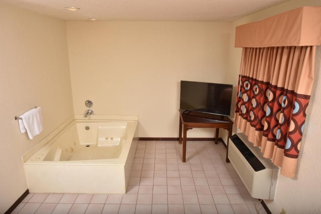 Super 8 by Wyndham Springfield/Battlefield Photo 15