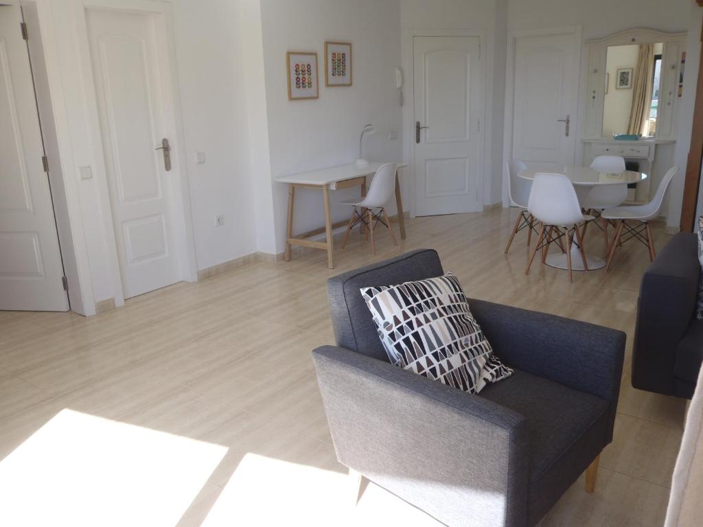 Clara's sun apt - 3