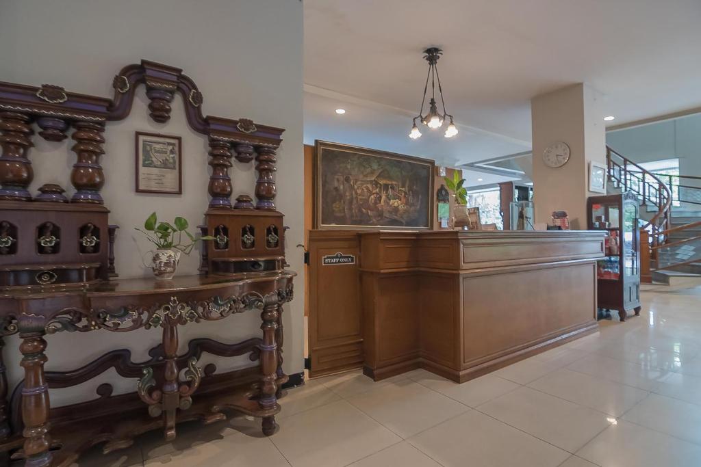 フロント・ロビー