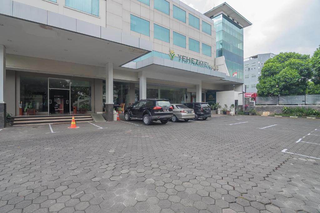 Hotel Yehezkiel Surapati Mitra RedDoorz