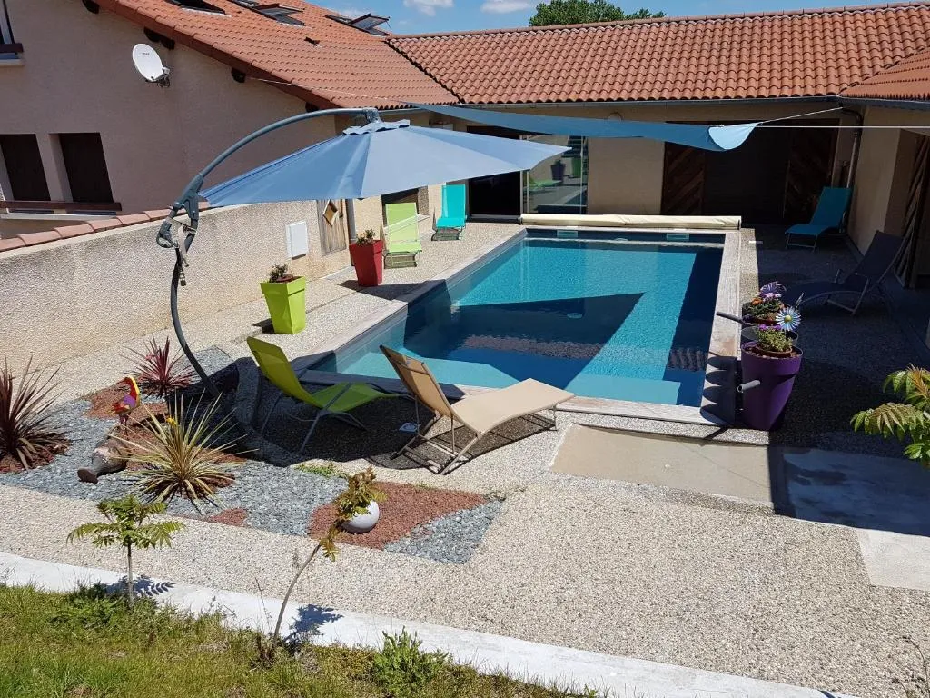 Hôtel Les Rives D'Allier, hotel in Mazeyrat-d'Allier