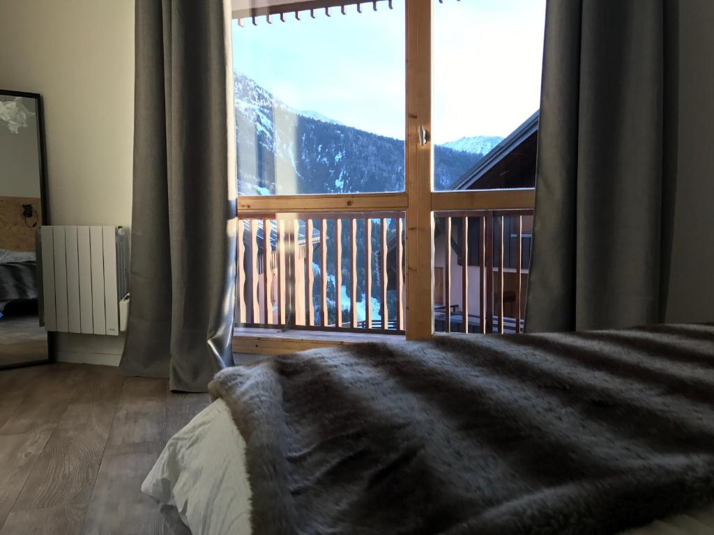 VAUJANYLOCATIONS - La Fare Apt 12 - 3