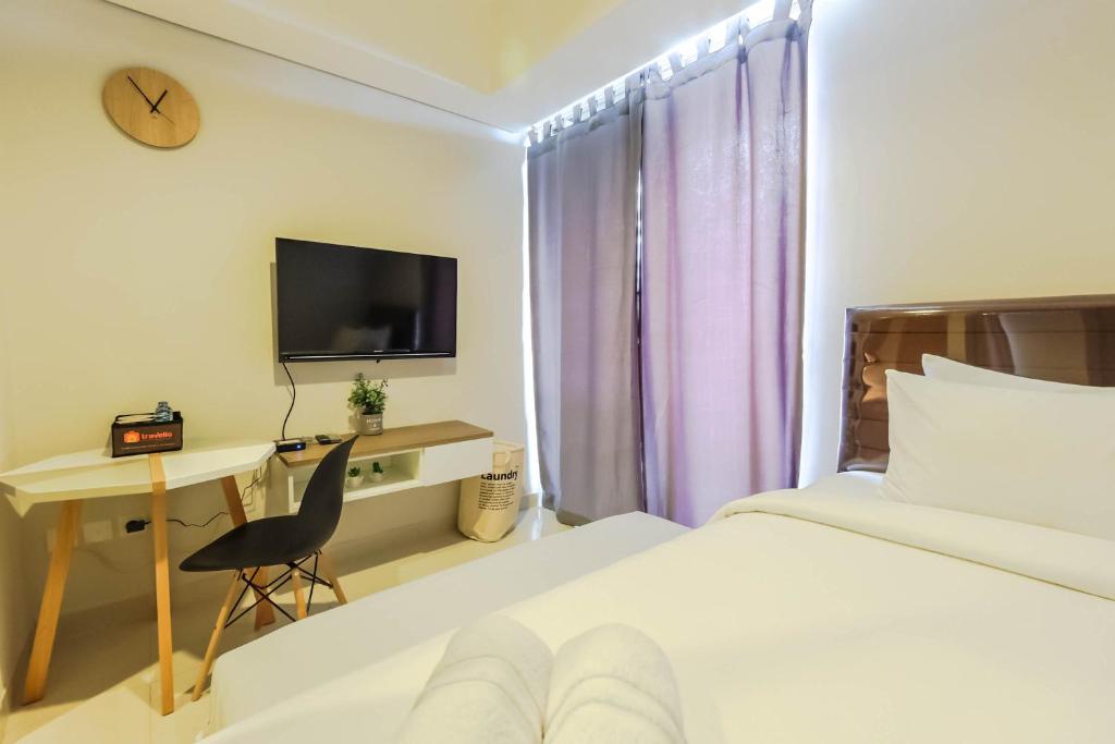 Minimalist Studio Apartment At Taman Anggrek Residence By