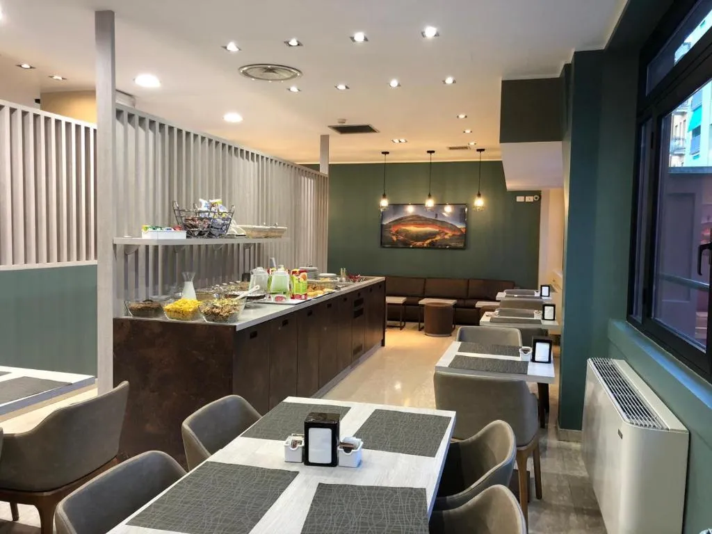 Oasi Village Hotel，位于米兰的酒店