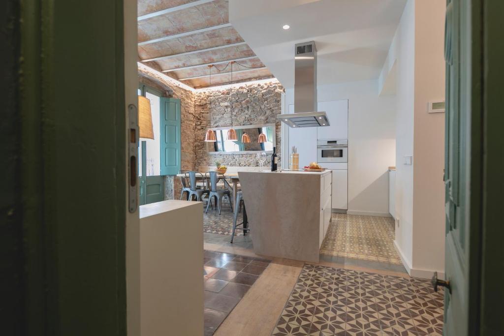 Bravissimo Mercaders, beautiful 3 bedroom apartment - 2