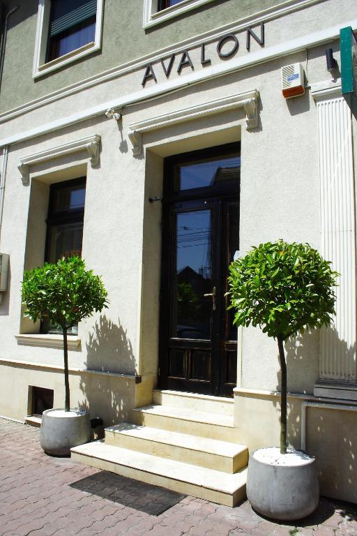 Avalon Rooms photo