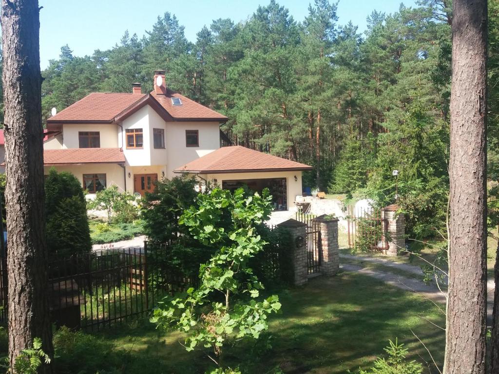 Saulesdarzs, Ragaciems