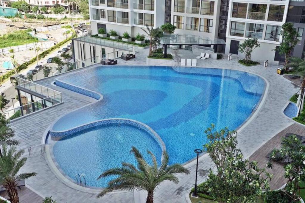 3. 럭셔리 아파트 ..