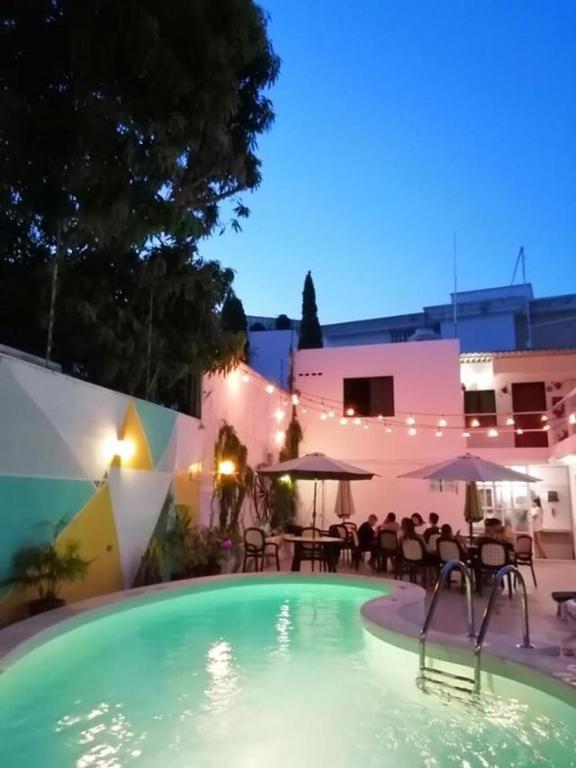 Moloch Hostel & Suites - 5