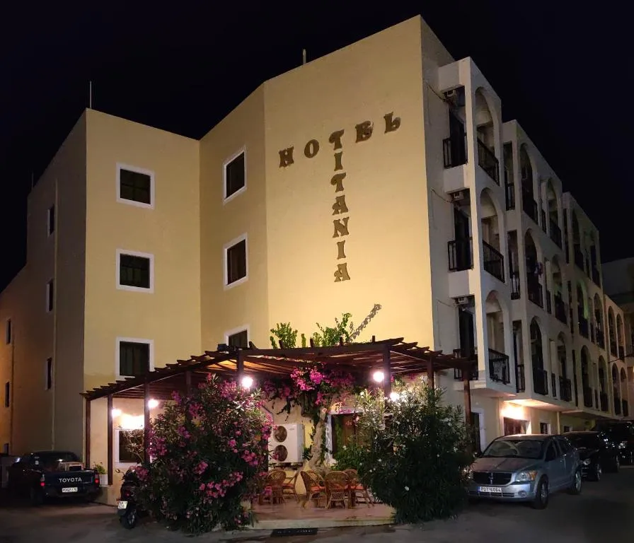 Titania Hotel Karpathos, מלון בקרפאטוס