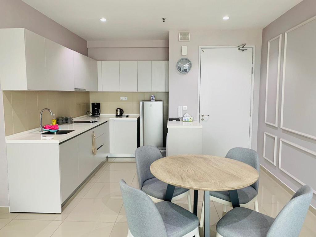 Stellar Homes at iCity - with WiFi and 2 Private Carparks — Hotel in Shah Alam