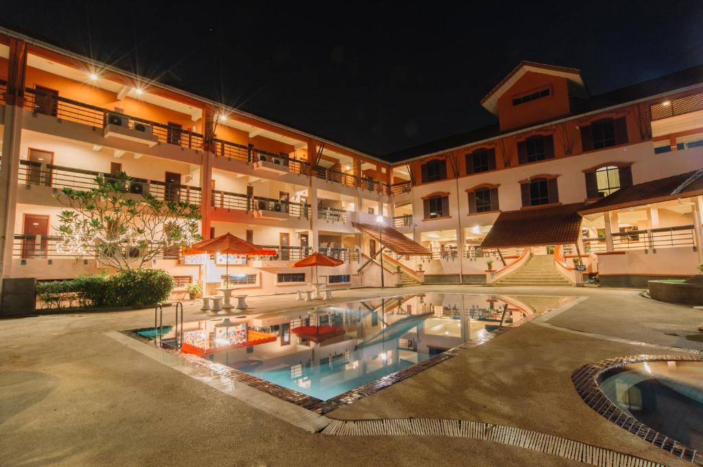 Swimming pool