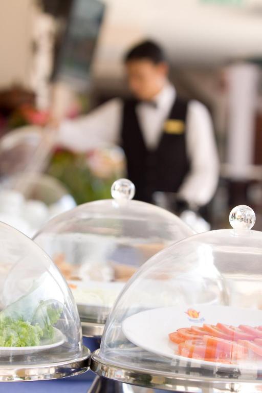 อาหารและเครื่องดื่ม