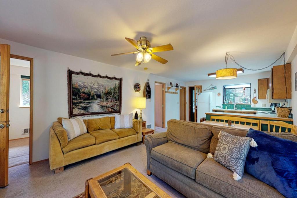 Towering Pines Cabin & Game Room, Leavenworth