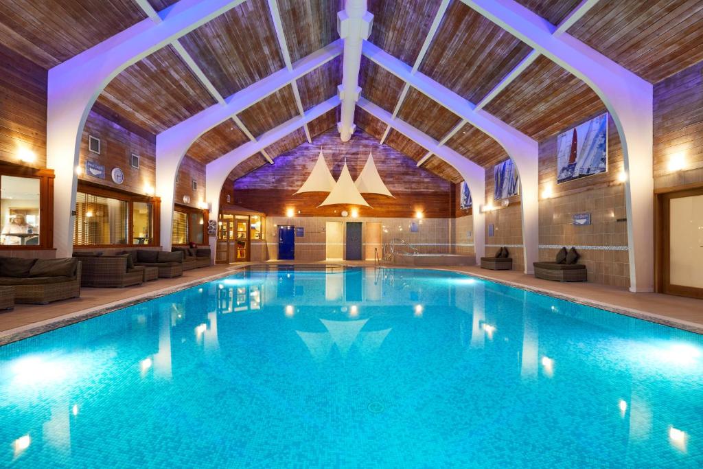 North Lakes Hotel and Spa photo