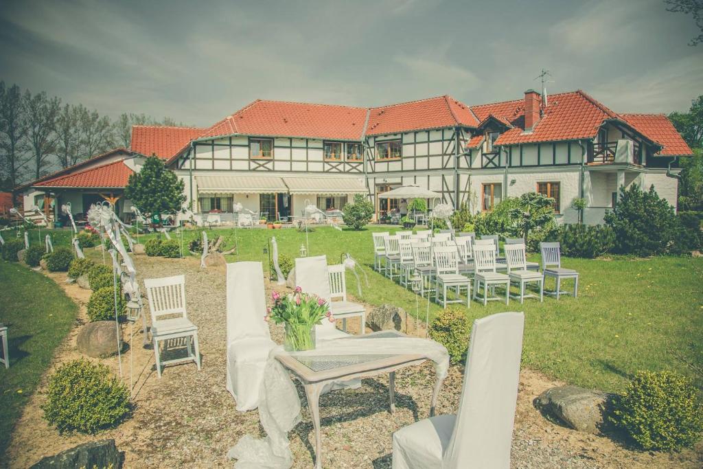 Hotel Dworek nad Rega 전경