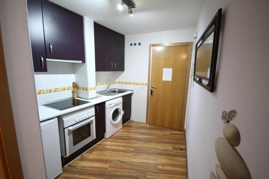 Kitchen, Alojamientos Toletvm in Toledo