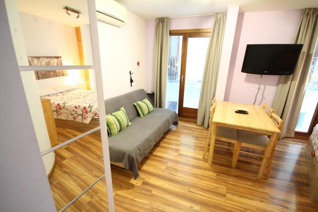 Studio with Sofa Bed