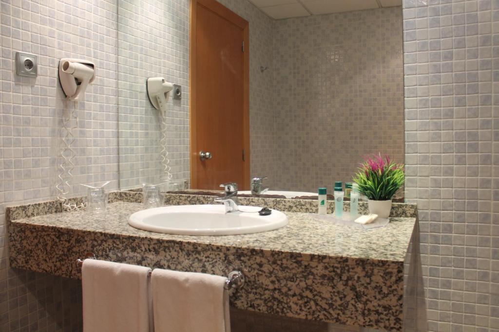 Advise Hotels Reina — Hotel rooms in Vera, Andalusia