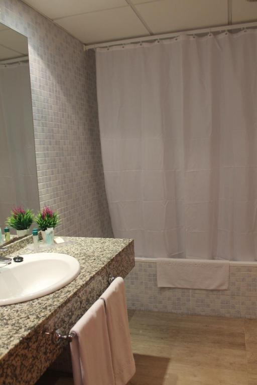Advise Hotels Reina — Hotel rooms in Vera, Andalusia