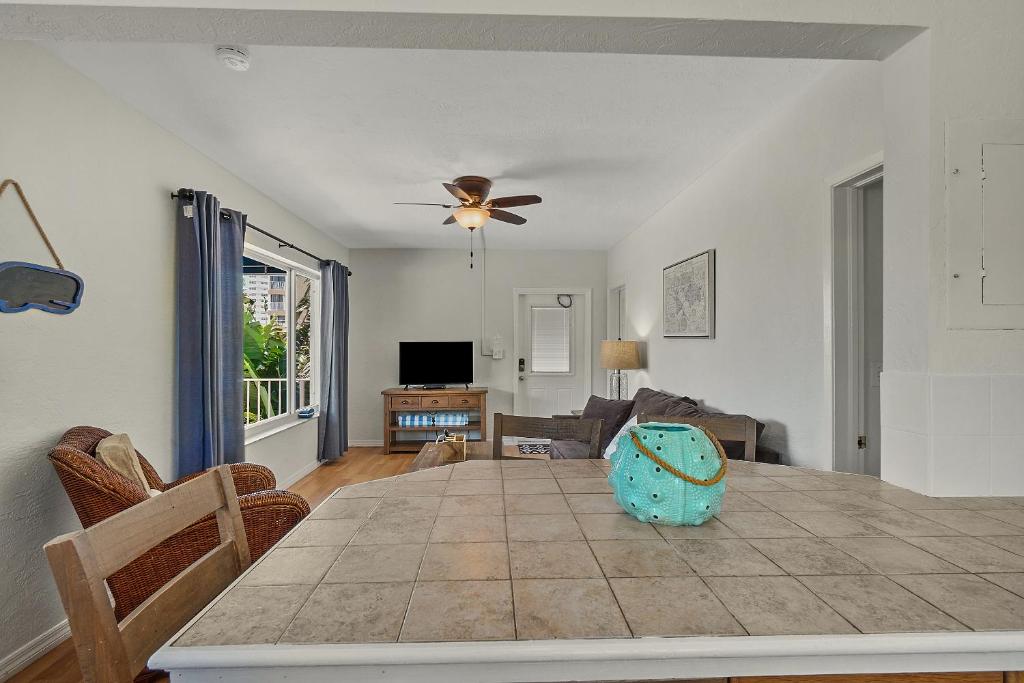 Facilities, 4145 By The Sea Inn & Suites in Fort Lauderdale (FL)