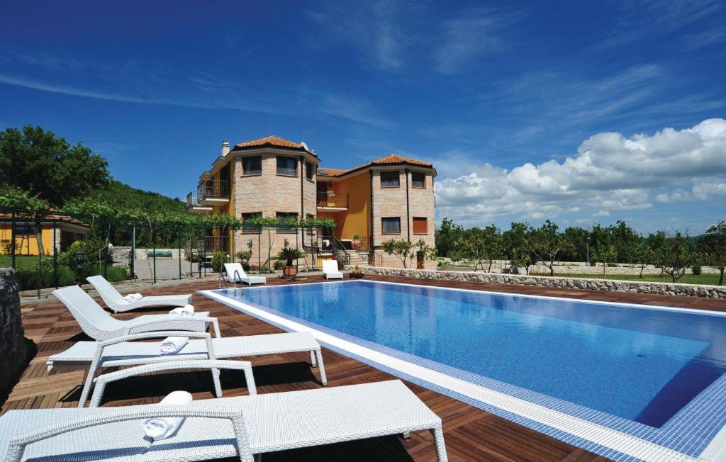 Villa "EDVARD" — Hotel in Svib