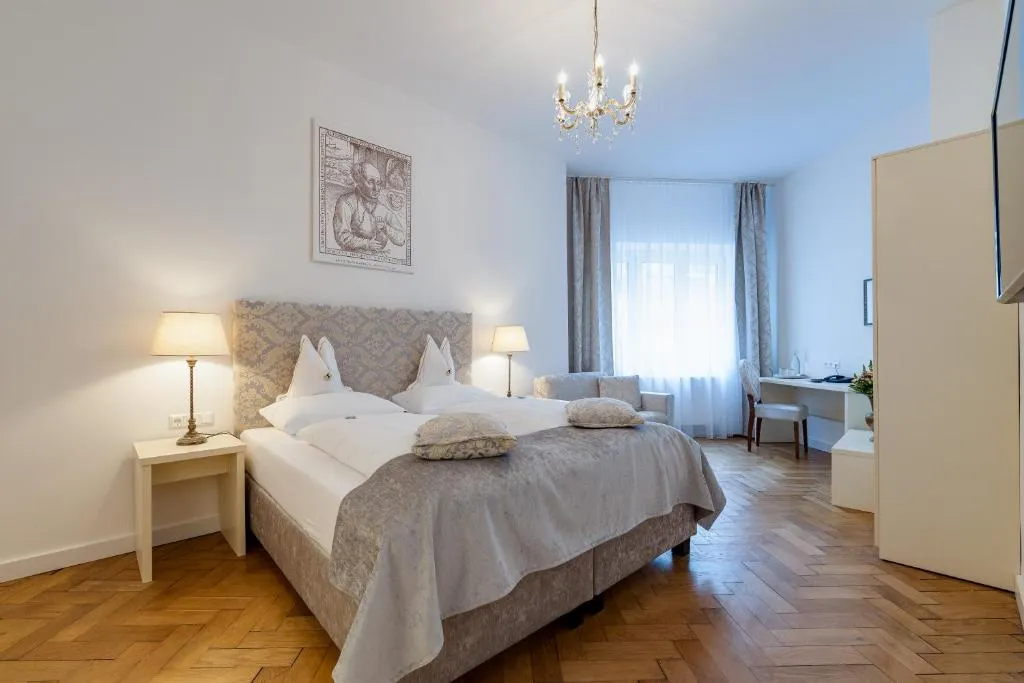 Boutique Hotel Goldenes Lamm Villach, hotel in Villach