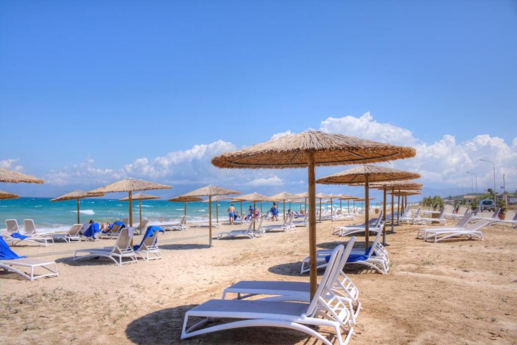 Almyros Beach Resort & Spa — Plaża in Acharawi, Wyspy Jońskie