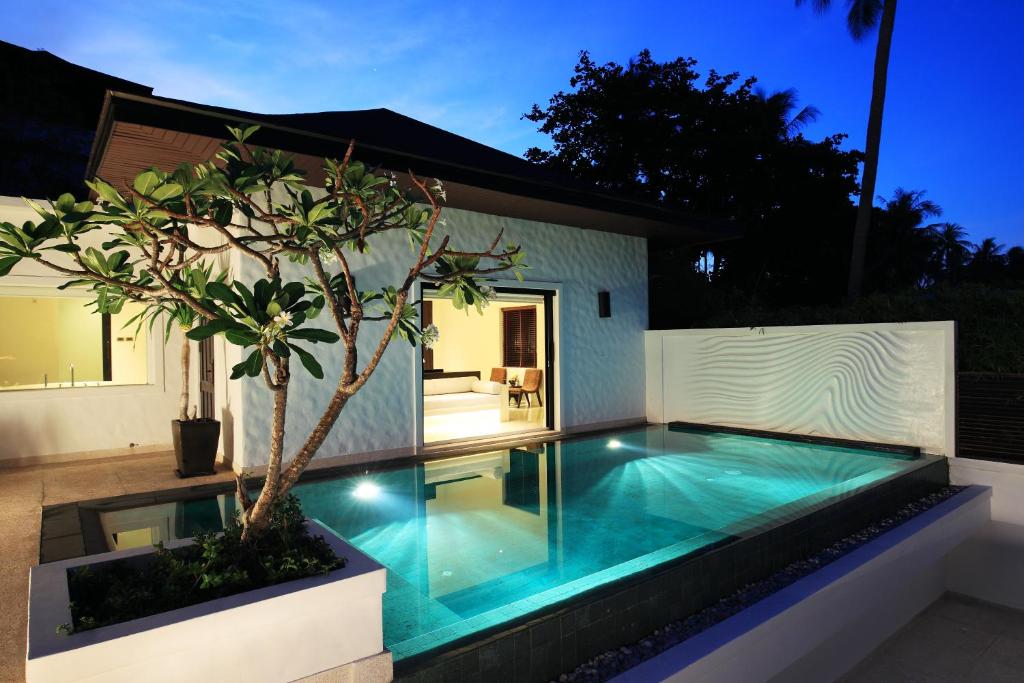 สระว่ายน้ำ