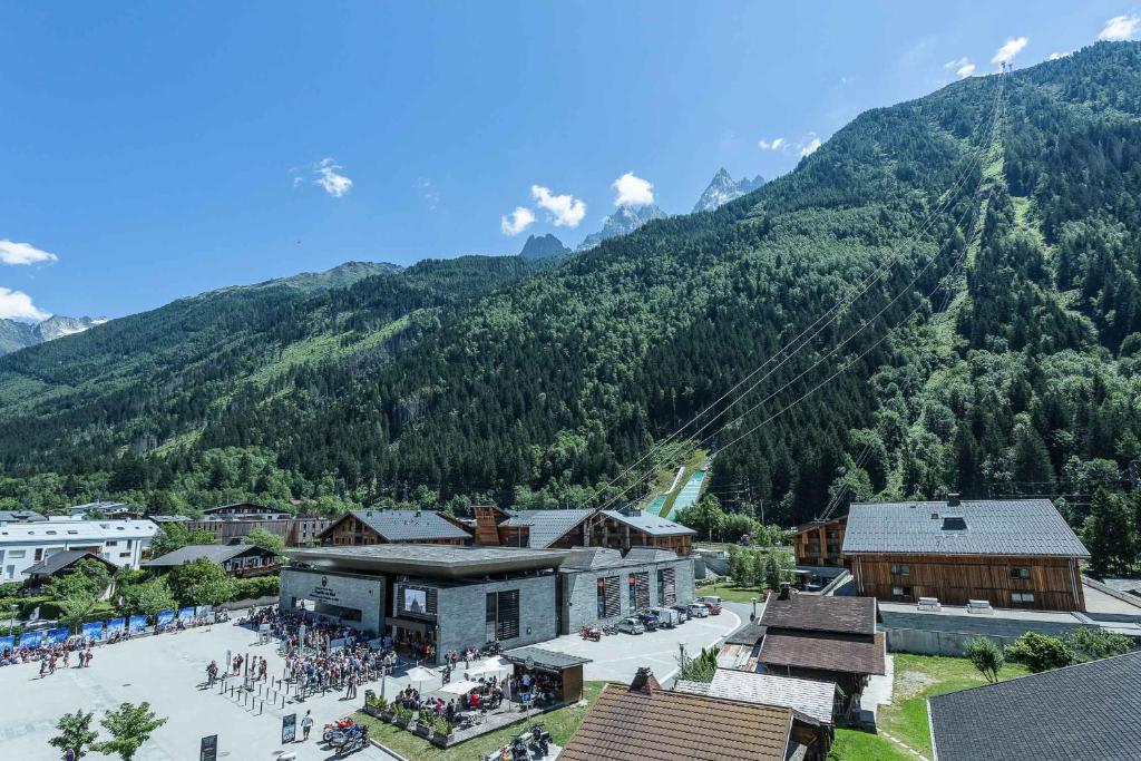 Apartment Midi Loft - A Central Chamonix Mountain Haven - 2