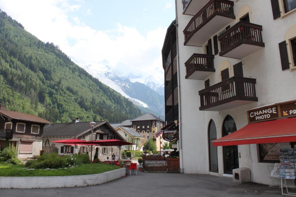 Apartment Midi Loft - A Central Chamonix Mountain Haven - 3
