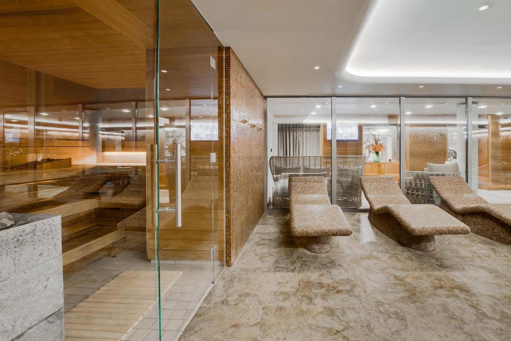 Steamroom