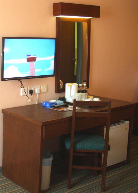 Shared lounge/TV area