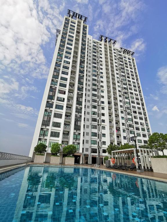 0803 Family Suites Bukit Indah TVbox Wifi Games Toy photo