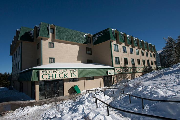 Top of the World — Hotel in Snowshoe (WV)