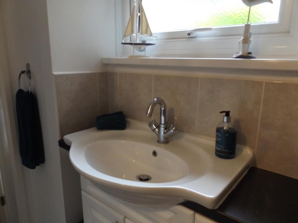 Family guest suite in Cheselbourne photo
