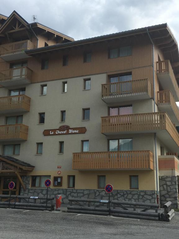 Le Cheval Blanc - 5